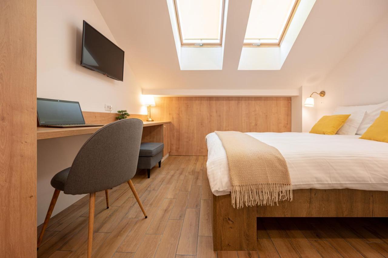 Central Park Rooms Oradea Exterior foto