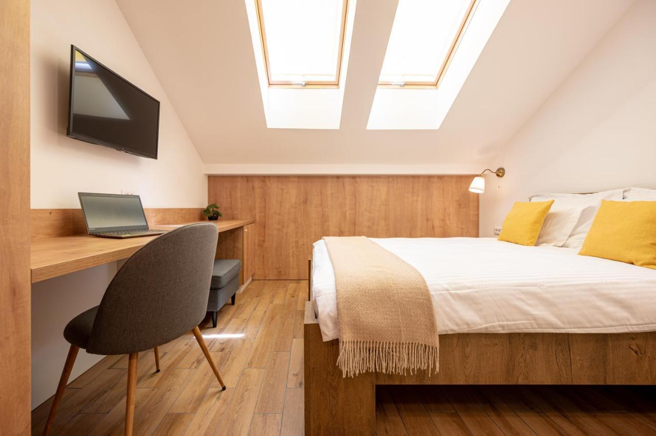 Central Park Rooms Oradea Exterior foto