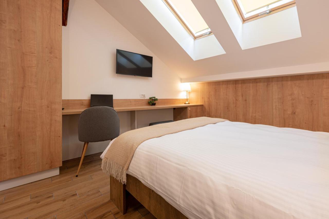Central Park Rooms Oradea Exterior foto