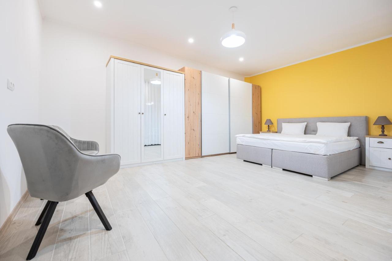 Central Park Rooms Oradea Exterior foto